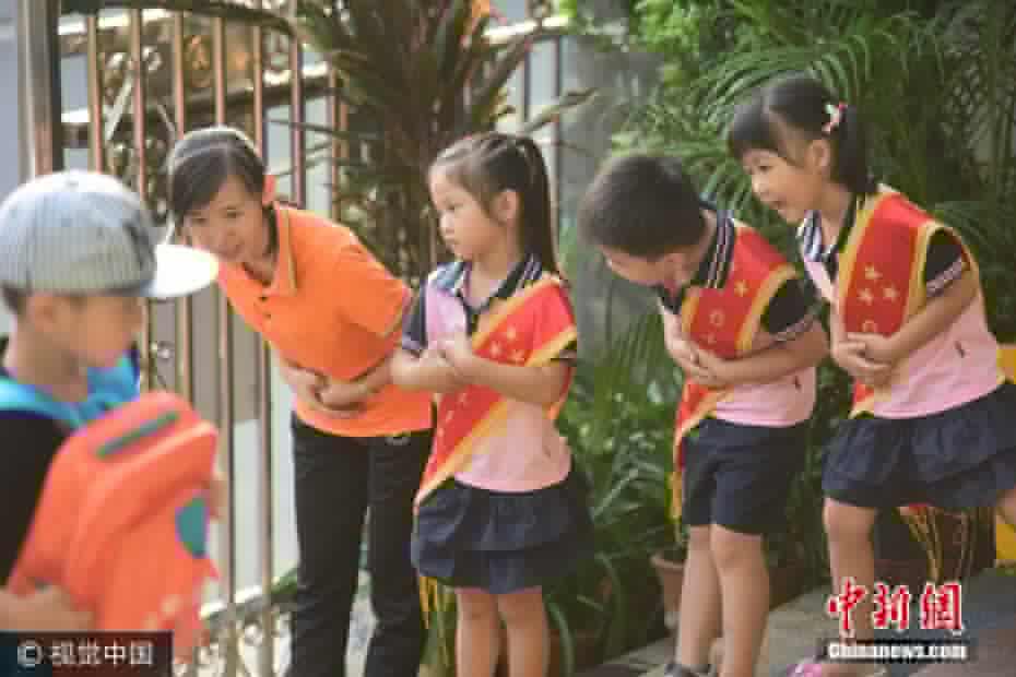 又到一年开学季 各地新生开始校园生活